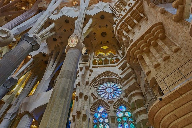 Sagrada Familia Evening Private Tour with Expert Guide - Entering the basilica with a private guide