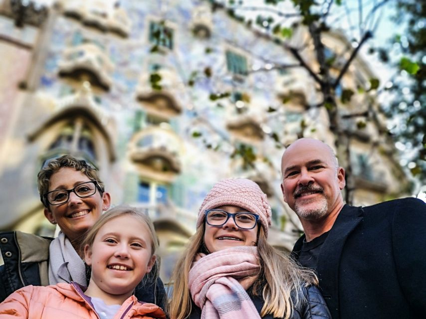 Sagrada Familia & Gaudi Guided Tour Private or Small Groups - Timing, language, and practical preparation