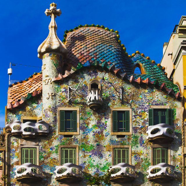 Sagrada Familia & Gaudi Guided Tour Private or Small Groups - Starting near Las Ramblas and Plaça Reial