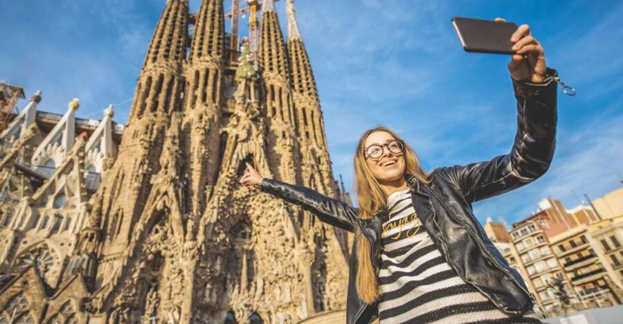 Sagrada Familia & Gaudi Guided Tour Private or Small Groups - The Palace of Catalan Music and Barcelona’s artistic conversation