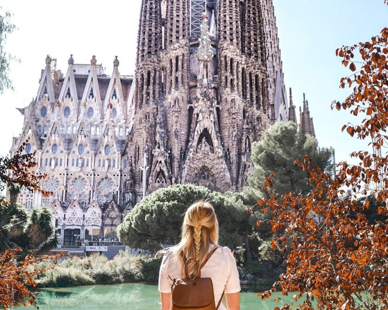 Sagrada Familia & Gaudi Guided Tour Private or Small Groups - What the guides add to the experience