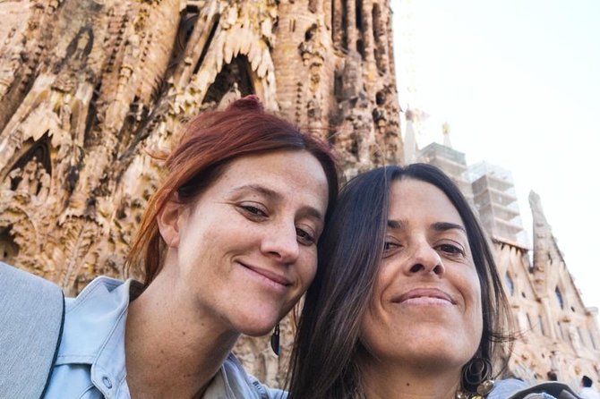 Sagrada Familia & Gaudi Tour Private or Small Group with Tickets - Els 4 Gats and the city’s Modernisme setting