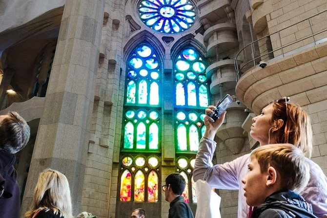 Sagrada Familia & Gaudi Tour Private or Small Group with Tickets - Taking the Metro to Sagrada Família