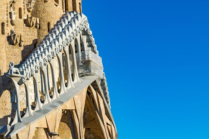 Sagrada Familia : Guided tour inside Skip the line! - The central nave and Gaudí’s stone forest