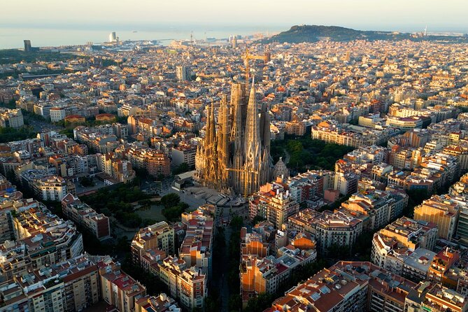 Sagrada Familia Guided Tour & Skip the Line Ticket in Barcelona - Who should book this Sagrada Familia tour?