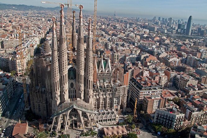Sagrada Familia Guided Tour & Skip the Line Ticket in Barcelona - Meeting near Carrer de Provença