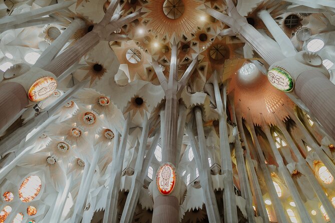 Sagrada Familia Guided Tour with Skip the Line Ticket - The Passion façade, a sharper and darker contrast