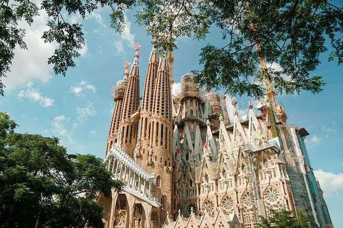 Sagrada Familia & Montserrat Small Group Tour with Hotel pick-up - Key points to know before booking