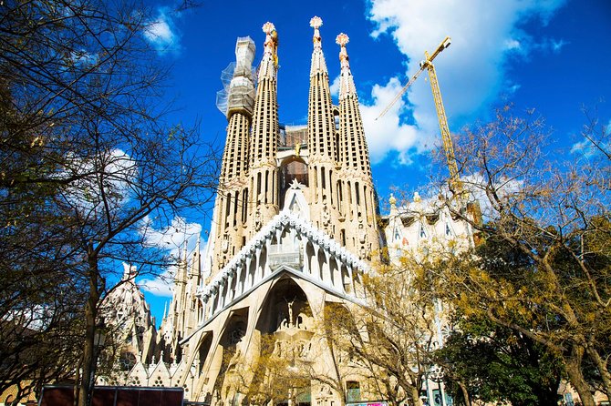 Sagrada Familia Private Guided Tour with Skip the Line Tickets - Guide quality can make or break the visit