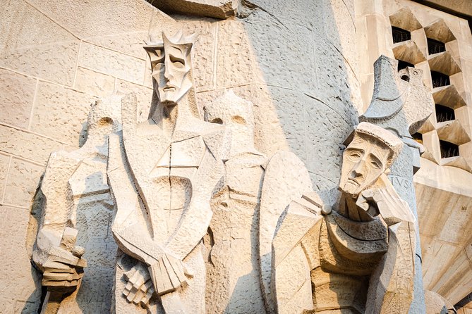 Sagrada Familia Private Tour - Free time inside the basilica