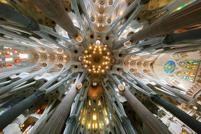 Sagrada Familia Private Tour with Expert Guide - Why a private visit changes the Sagrada Familia