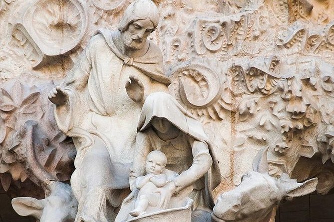 Sagrada Familia Private Tour with Expert Guide - Why 4 p.m. and sunset can be the sweet spot