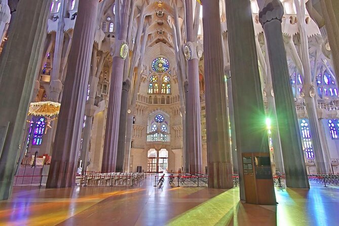 Sagrada Familia Private Tour with Priority Entrance - Stained glass and the importance of tour time