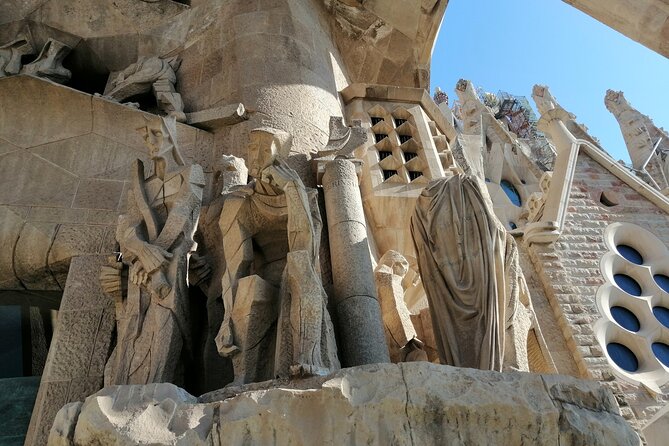 Sagrada Familia Skip The Line Guided Group Tour with Options - Why a guide helps inside Sagrada Familia