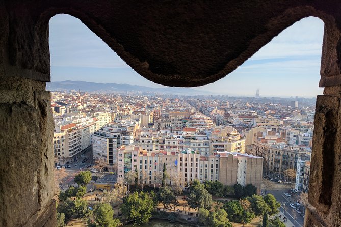 Sagrada Familia Skip-the-Line Private Tour with Guide - Inside the basilica: light, structure, and Gaudí’s ideas