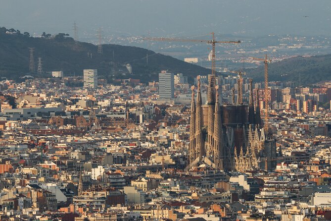 Sagrada Familia Small Group Tour with Skip the Line Ticket - Entering Gaudí’s great unfinished church