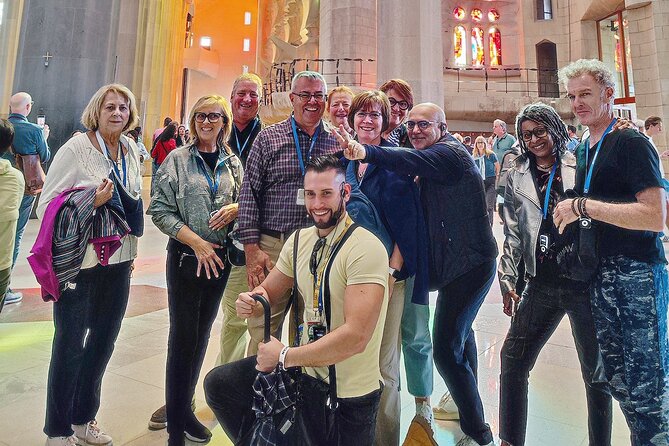 Sagrada Familia: The Golden Hour with Skip the line Tickets - Staying after the guide leaves
