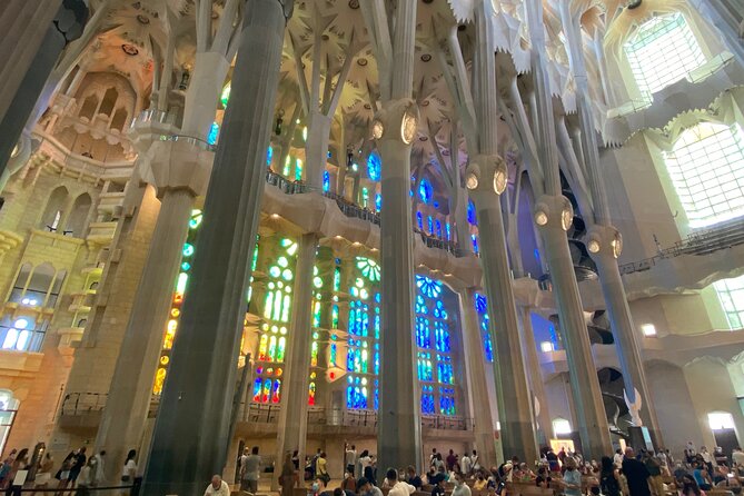 Sagrada Familia Tour with Express Entry and Local Guide - The walk along Gaudí Avenue