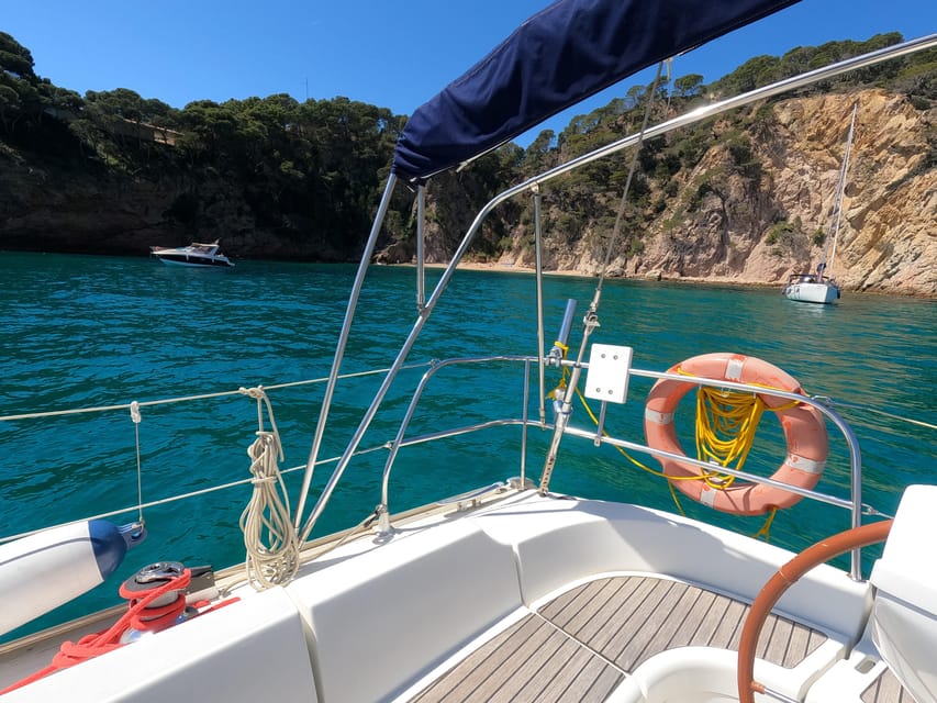 Sailing experience 4 hours in Platja d'Aro - What to pack for the boat