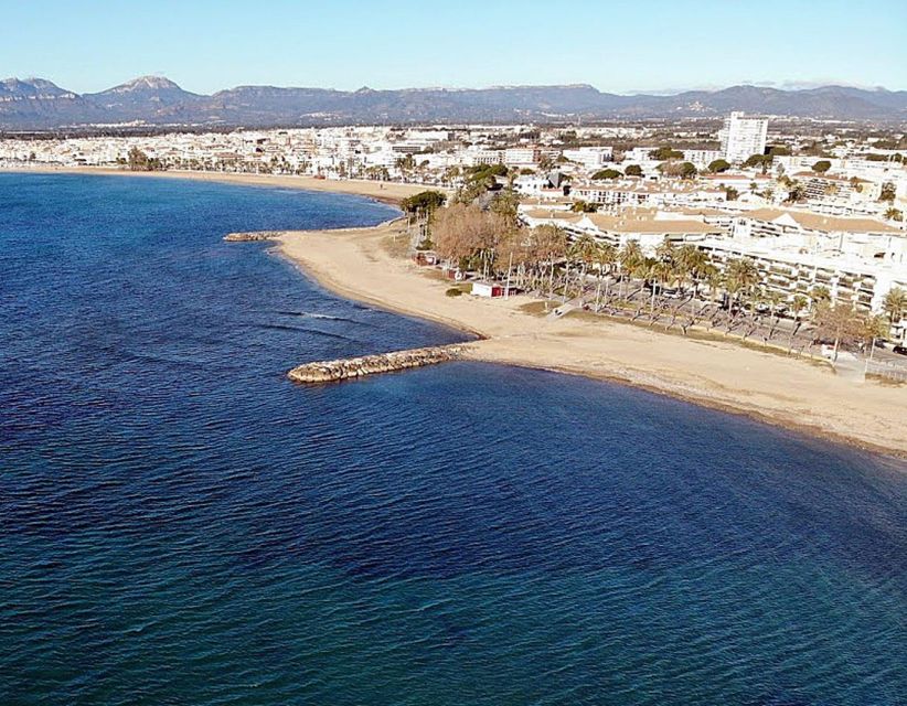 Salou: club kayak Cambrils with hotel pickup - Thirty minutes on the Mediterranean