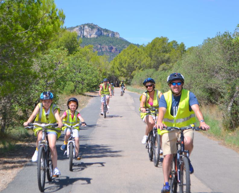 Salou: Easy Bike Tour with Wine Tasting - A 13-kilometer ride made for looking around