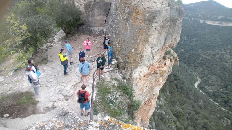 Salou: Siurana Medieval Village Guided Tour w/ Hotel Pickup - How the guide affects the experience