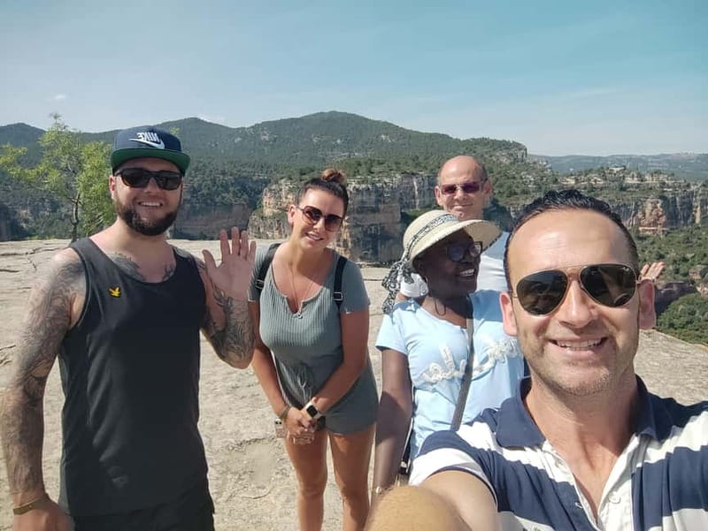 Salou: Siurana Medieval Village Guided Tour w/ Hotel Pickup - The drive from Salou into Tarragona’s countryside