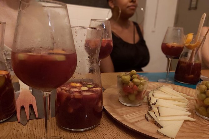 Sangria Cultural Workshop with Tapas - Why the small group changes the experience