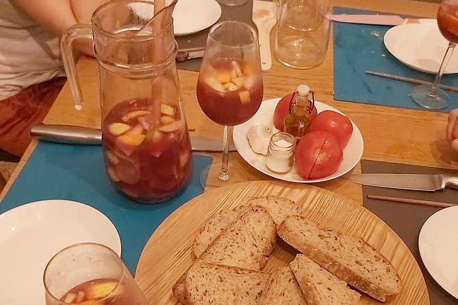 Sangria Cultural Workshop with Tapas - Who should book this workshop