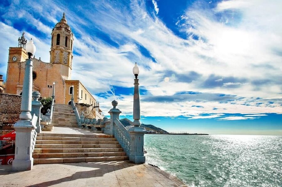 Sitges: Sailboat trip + walking tour and wine cellar tour - Key points to know before booking