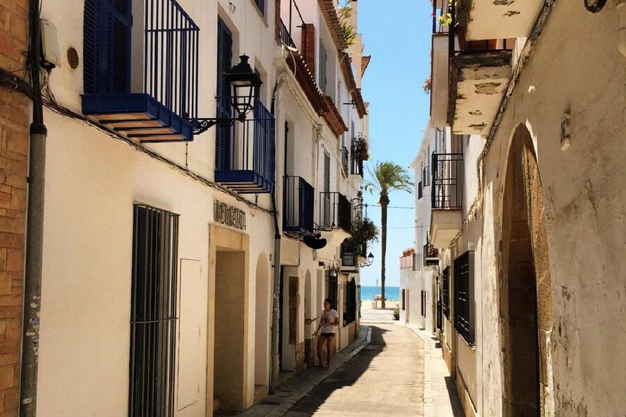 Sitges: Sailboat trip + walking tour and wine cellar tour - Should you book it?