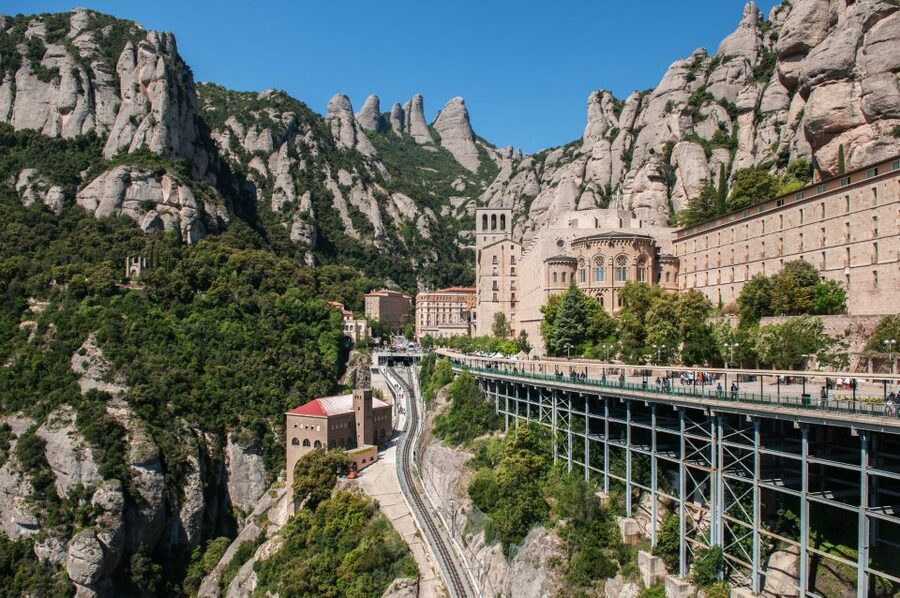 Skip-the-Line Barcelona & Montserrat Tour with Pick-up - Montjuïc and Barcelona from above