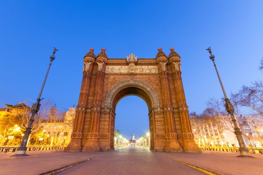 Skip-the-Line Barcelona & Montserrat Tour with Pick-up - Park Güell and Gaudí’s storybook park