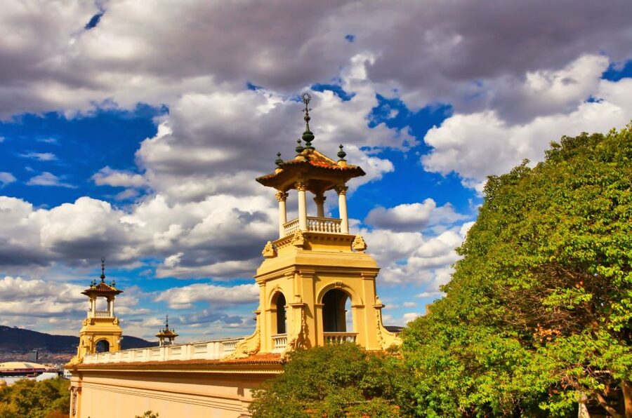 Skip-the-line Montjuïc Castle Tour with a Cable Car Ride - Entering Montjuïc Castle without the ticket-office wait