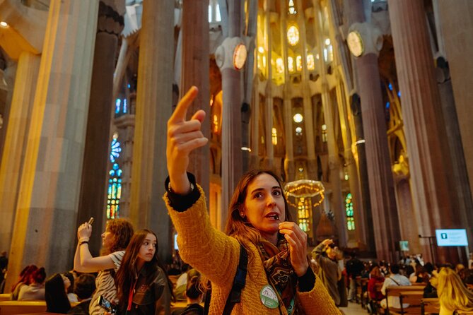 Skip the Line Sagrada Familia Guided Tour & Optional Cava Upgrade - Why a guide changes the Sagrada Família