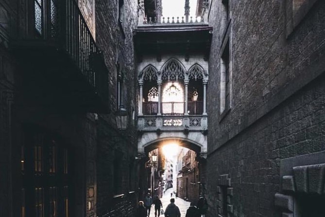 Small Group Barcelona Walking Tour, Flamenco Show & Tapas Dinner - Beginning at Plaza Catalunya at 6:30pm