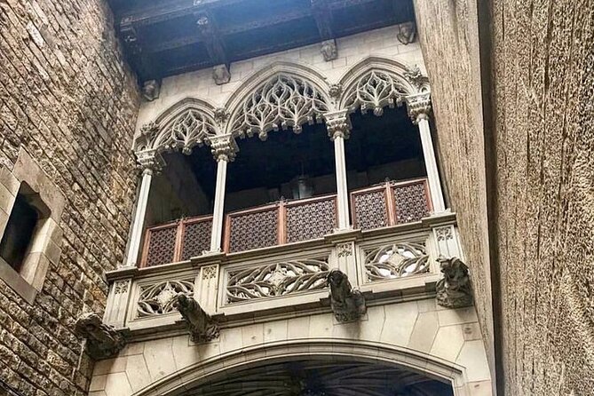 Small Group Barcelona Walking Tour, Flamenco Show & Tapas Dinner - Tapas, wine, and a real dinner break
