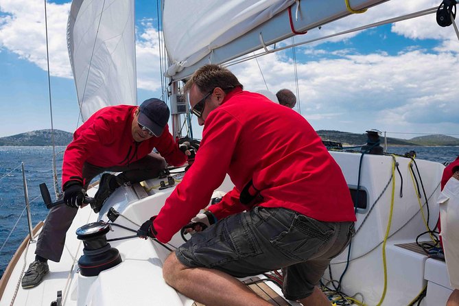 Small-Group Sailing Lesson in Barcelona - What this Barcelona sailing lesson really offers