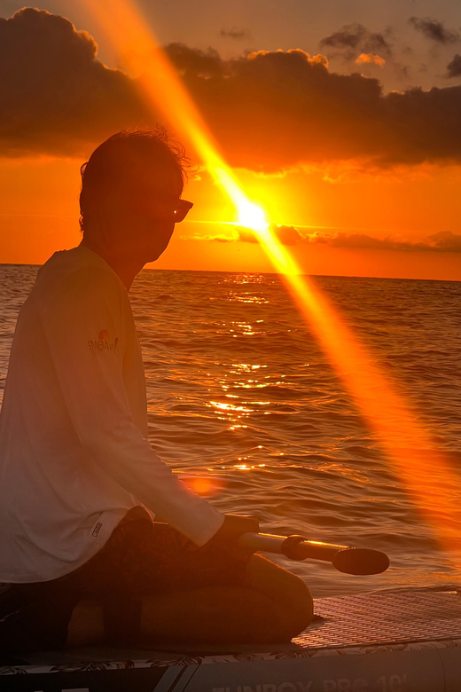 STAND UP PADLE SURF SUNRISE+BREAKFAST+PHOTOS&VIDEOSPRO+GUIDE - Getting ready at Moana in Barceloneta
