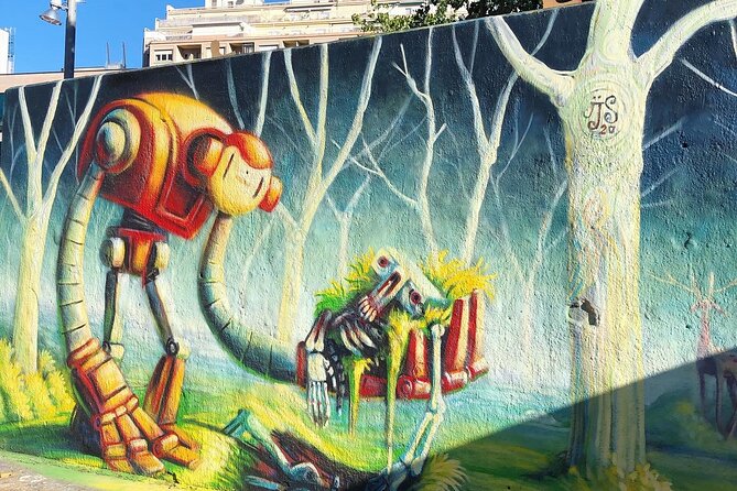 Street Art, Sculptures & Crime Stories Walking Tour – Barcelona - Timing, meeting point, and practical details