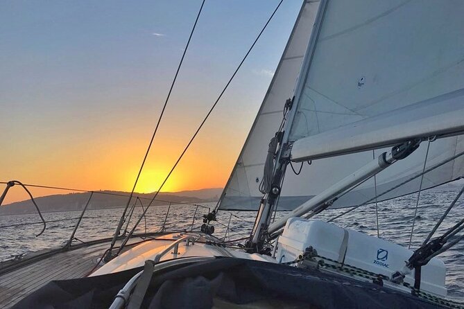 Sunset Sailing Tour in Barcelona - Key points at a glance