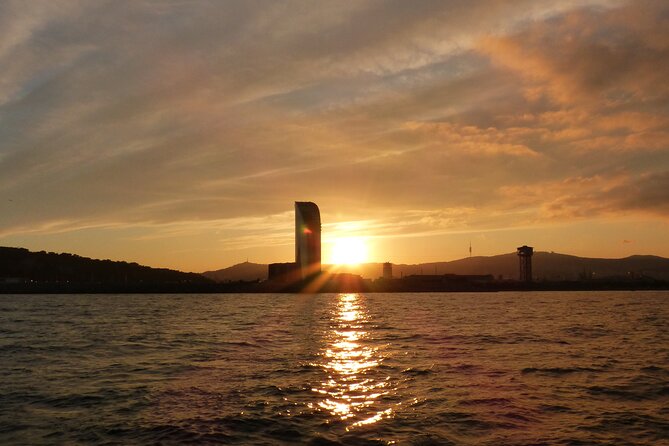 Sunset Sailing Tour in Barcelona - Drinks, snacks, and the evening mood