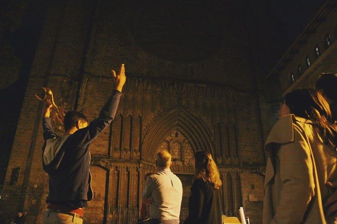 Tapas and Wine Walking Tour in Barcelona - Why this evening works as a Barcelona introduction