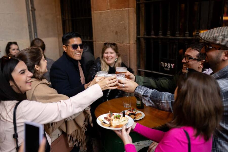 Tapas Food Tour with Dinner in Barcelona - Guides who shape the evening