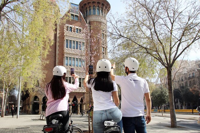 Tapas Tasting Bike/E-Bike Tour in Barcelona - Casa Batlló and La Pedrera