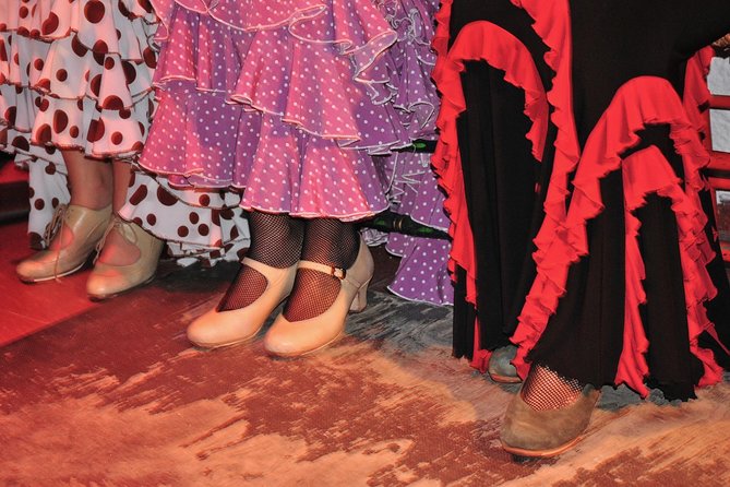 Tapas, Wine and Flamenco Private Tour in Barcelona - Tapas and cava in El Born