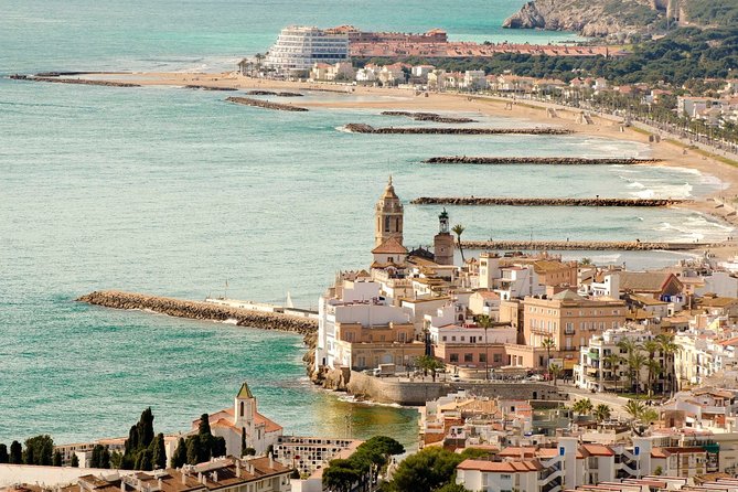 Tarragona and Sitges Tour with Small Group and Hotel Pick Up - Mercat Central and daily Tarragona