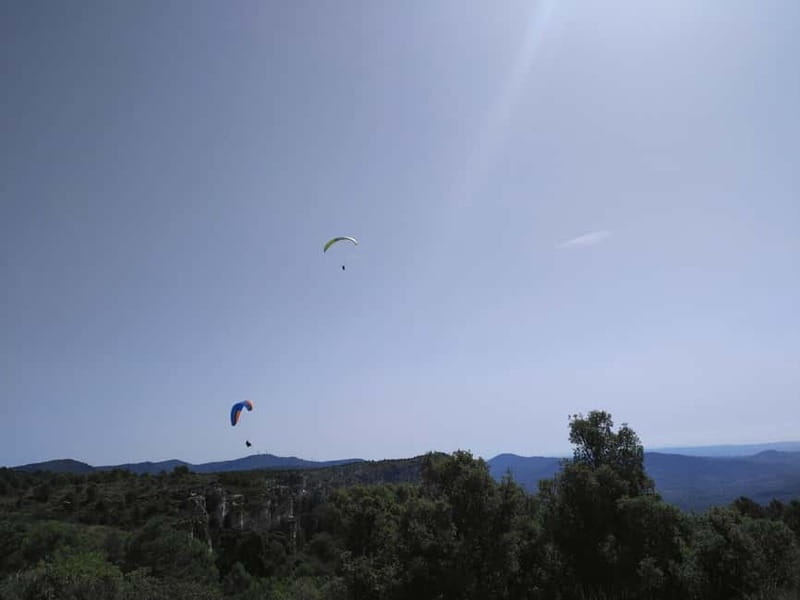 Tarragona: Paraglide Over the Mussara Mountains - Preparing with the pilot and equipment
