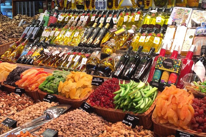 Taste of Barcelona: Boqueria Market, Tapas & History Tour - The final tavern, a porron, and Catalan drinks