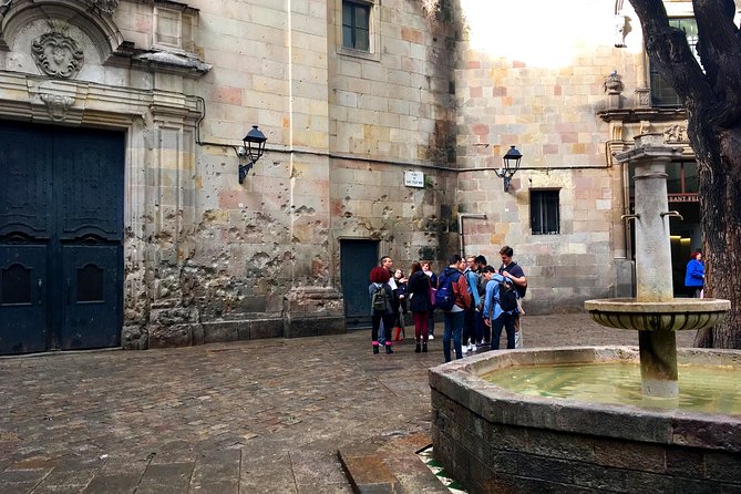 'The Cathedral of the Sea' Walking Book Tour - Plaça de Sant Jaume and Catalonia’s political stage